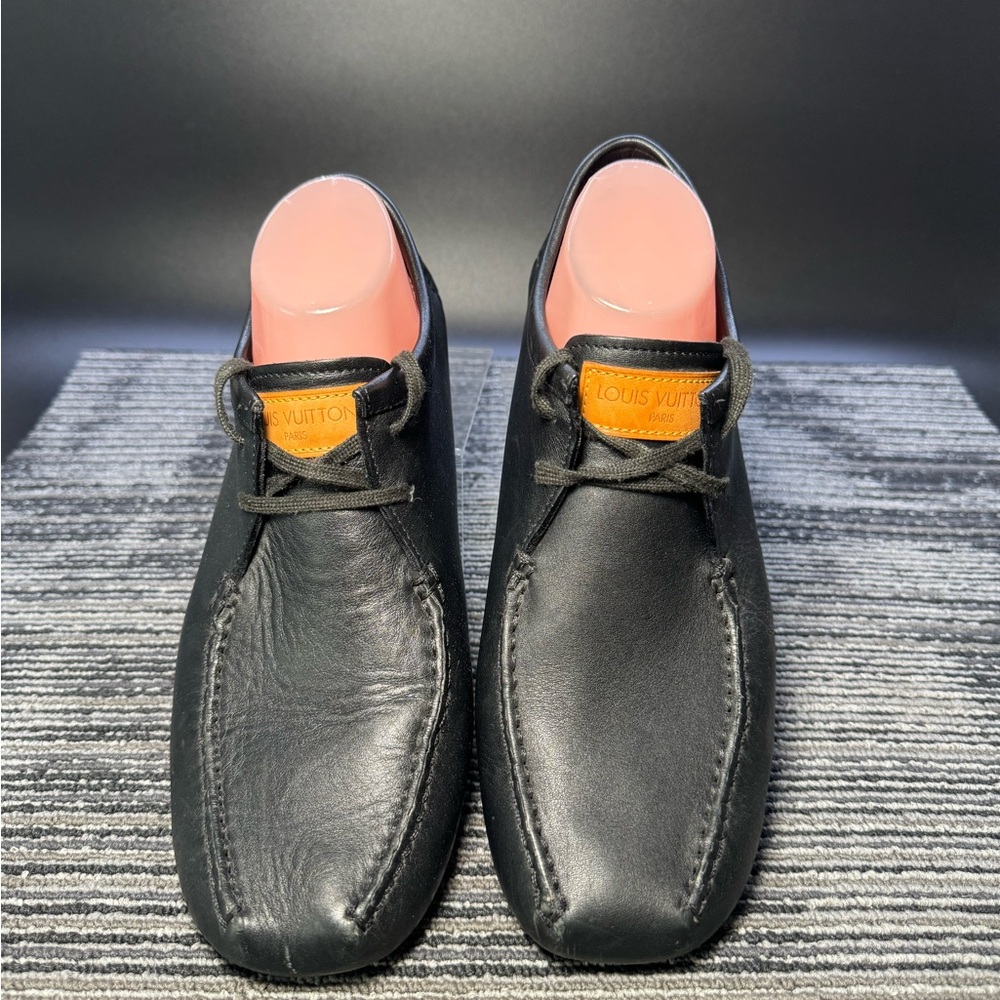 Louis Vuitton Men's 9 black leather Rubber Sole Lace Up Moccasin Style Oxfords